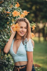 https://mailbride.net/wp-content/uploads/2020/03/date-russian-girl-site-review-200x300.jpg